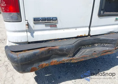 2011 Ford E-350 Super Duty Commercial z USA, uszkodzony, nr VIN 1FDSS3EL7BDA76197